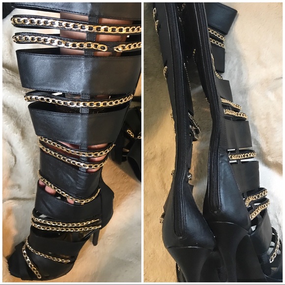 🔥🔥SUPER SALE🔥🔥PRICE FIRM✅NO OFFERS PLS! 👑Sexy Chain link black boots - Picture 2 of 13